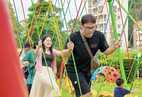 南海景區(qū)遊客感受不一樣的古城city walk.jpg