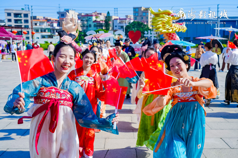 9南海景區(qū)國風巡遊增強沉浸遊覽體(tǐ)驗.jpg